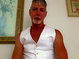 ManPuppy: DILF Richard Lennox grabs big dick to wank in his apartment after clubbing